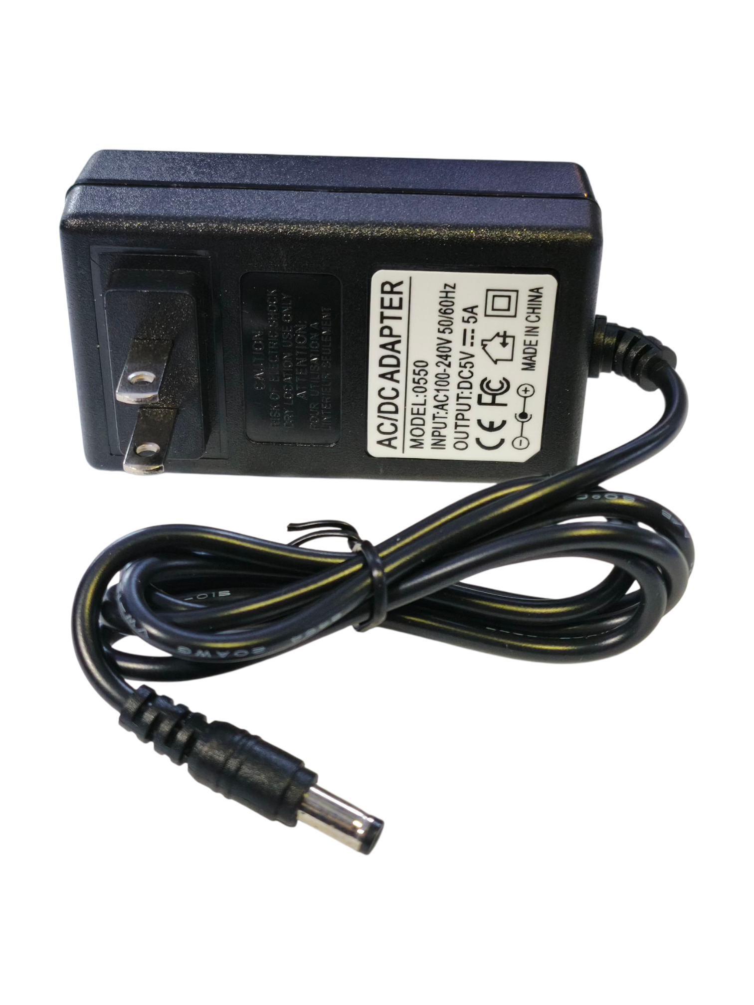 FUENTE DE ALIMENTACIÓN AC/DC 220V A 5V 5A – CON PLUG / CONECTOR DE SALIDA: DC PLUG 5.5MM X 2.1MM